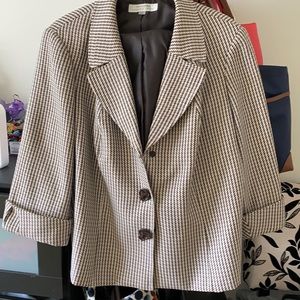Plus size brown & white blazer